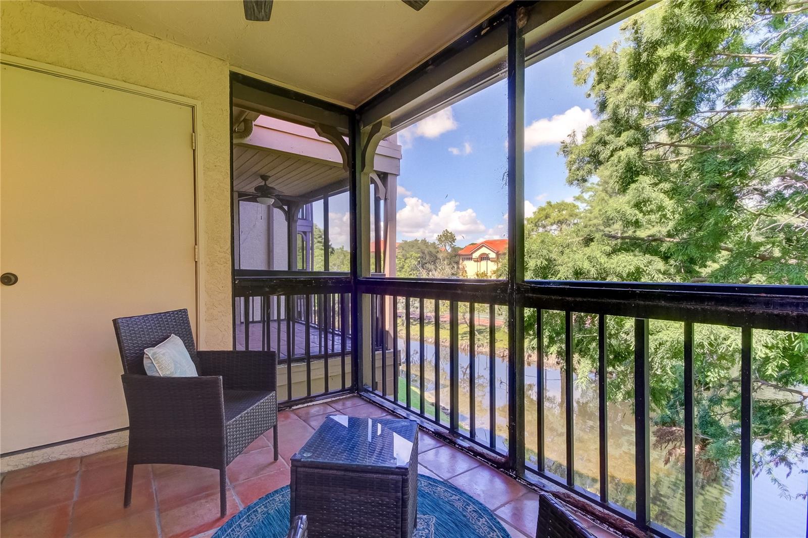 Image 17 of 45 For 2400 Feather Sound Drive 1228