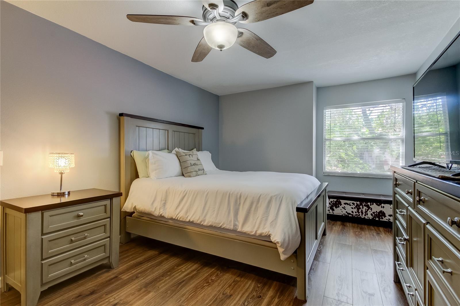 Image 19 of 45 For 2400 Feather Sound Drive 1228