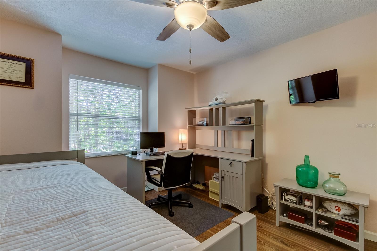 Image 24 of 45 For 2400 Feather Sound Drive 1228