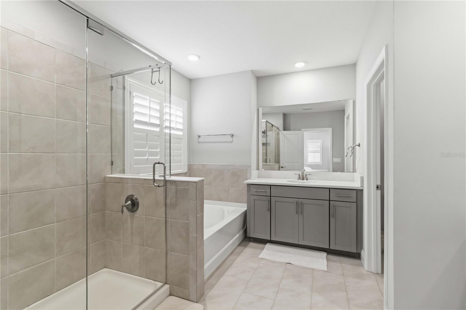 Image 28 of 43 For 17731 Gulf Ranch Place
