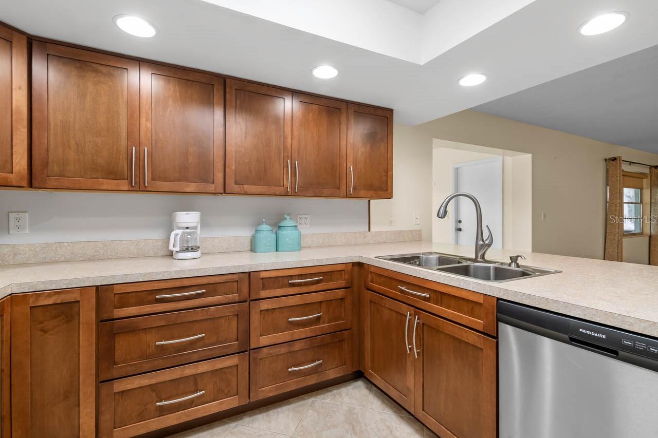 Image 20 of 46 For 2034 Hawkhurst Circle 178