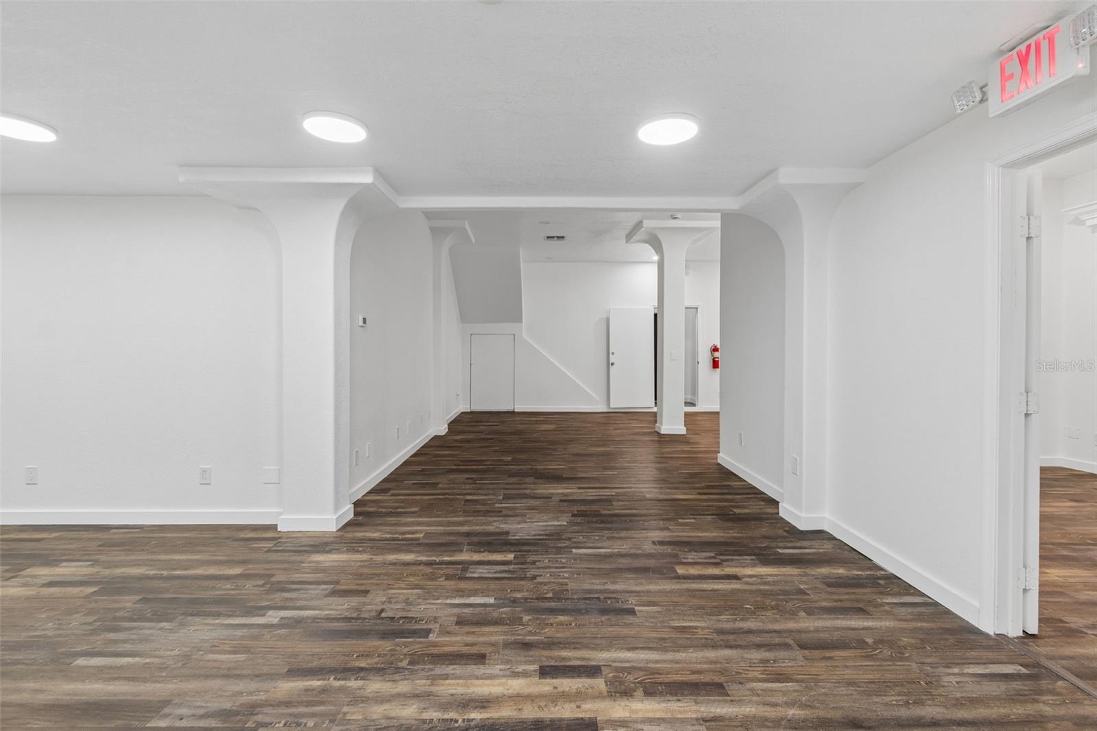 Image 11 of 44 For 6536 Lincoln Way N