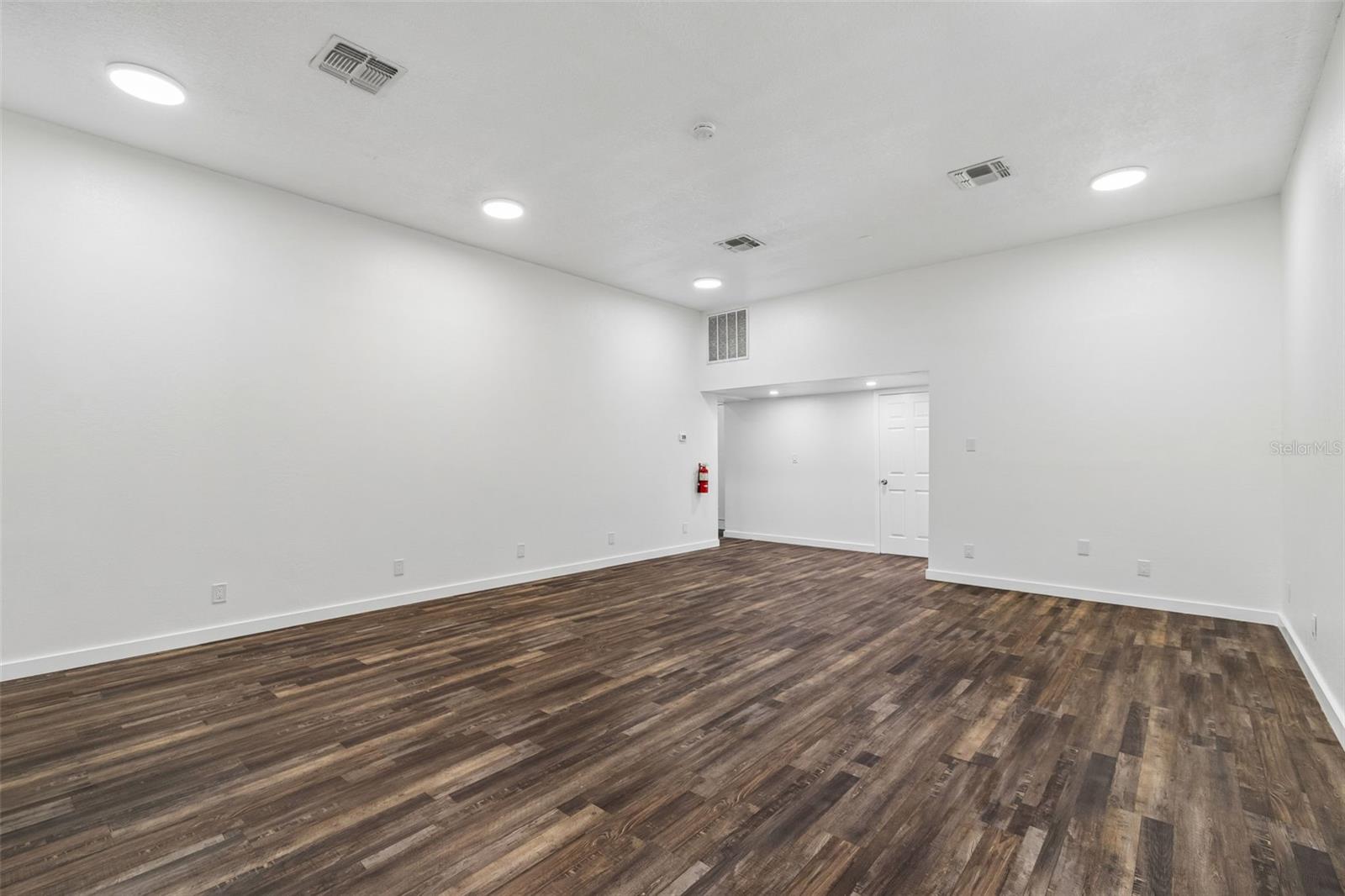 Image 13 of 44 For 6536 Lincoln Way N
