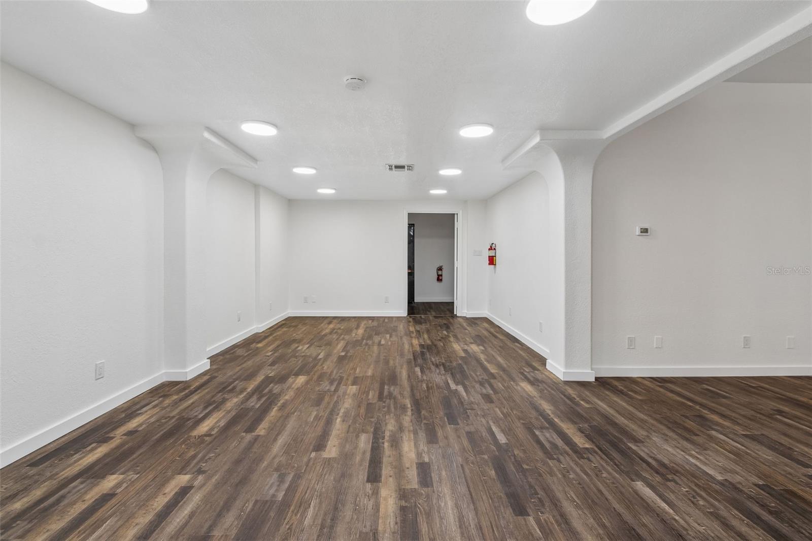 Image 14 of 44 For 6536 Lincoln Way N