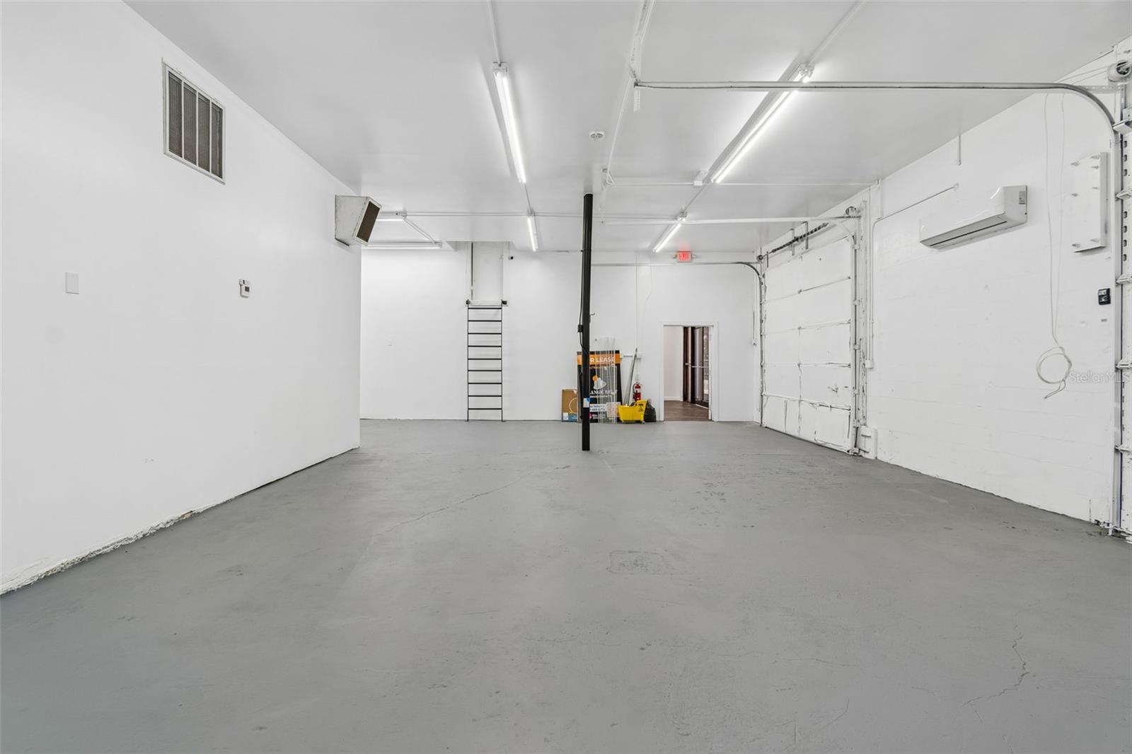 Image 22 of 44 For 6536 Lincoln Way N