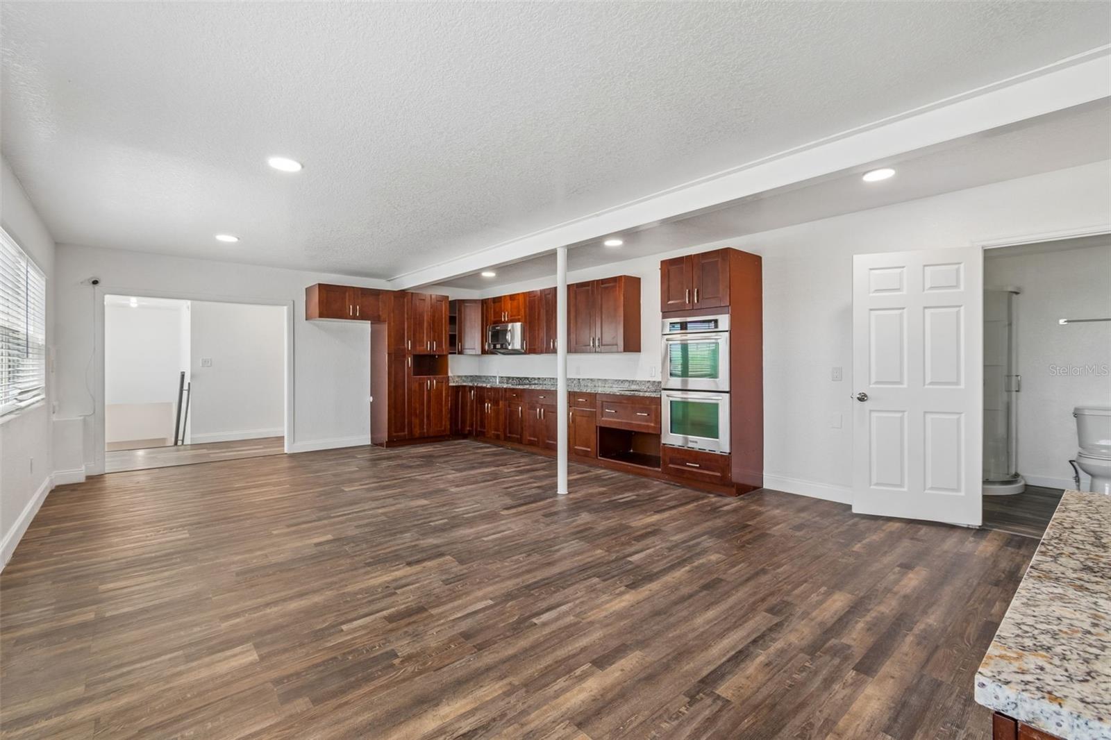 Image 25 of 44 For 6536 Lincoln Way N