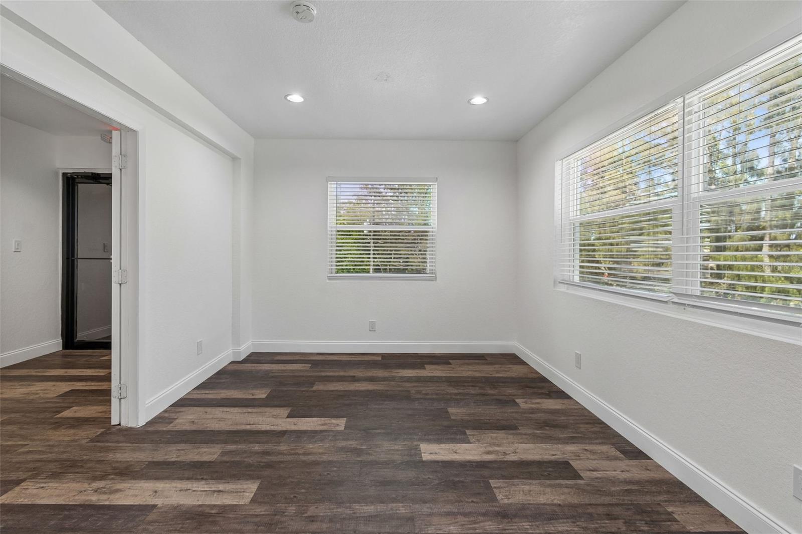 Image 27 of 44 For 6536 Lincoln Way N