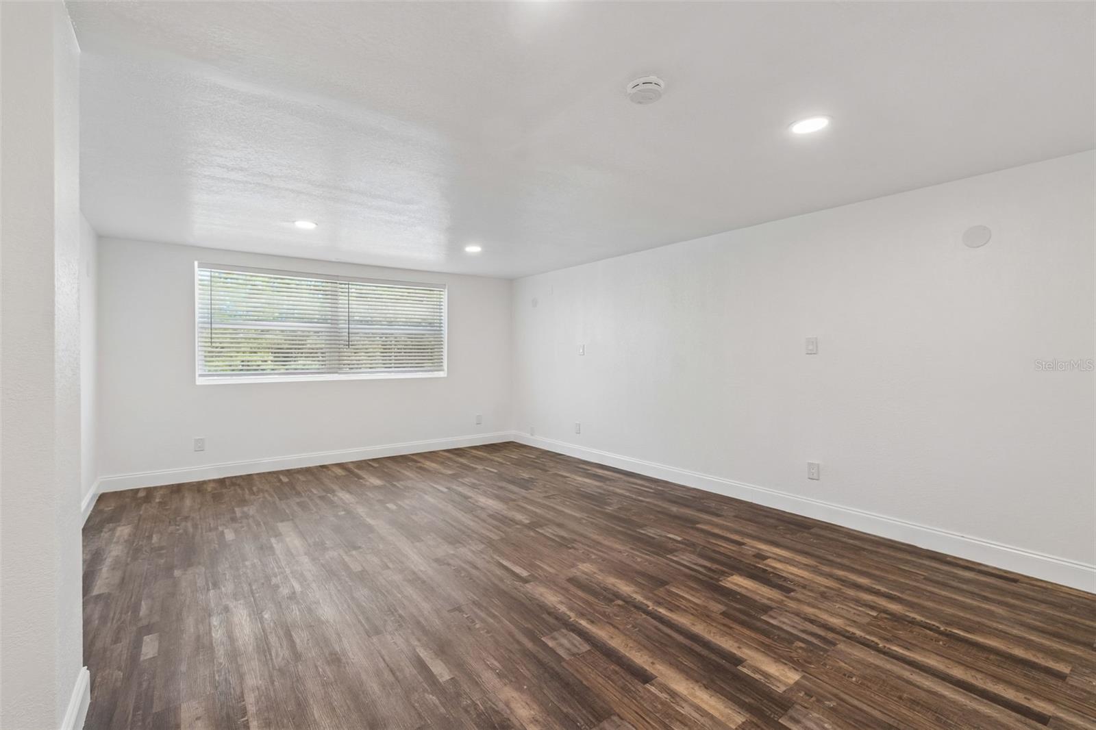 Image 28 of 44 For 6536 Lincoln Way N