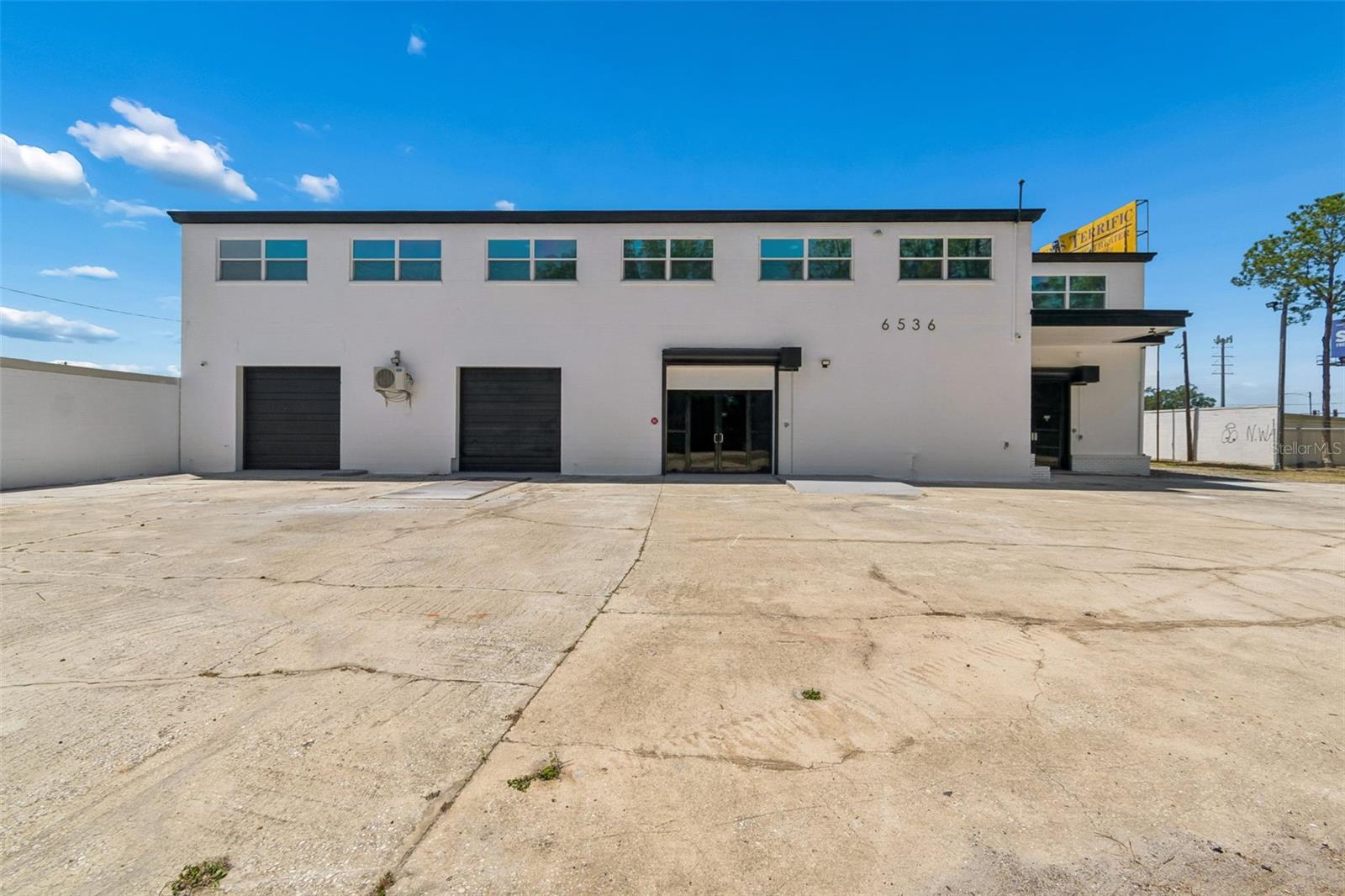 Image 3 of 44 For 6536 Lincoln Way N