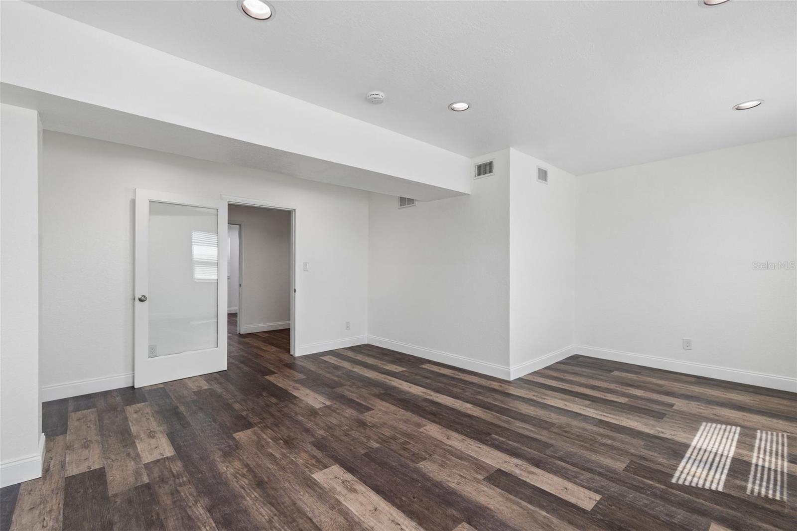 Image 35 of 44 For 6536 Lincoln Way N