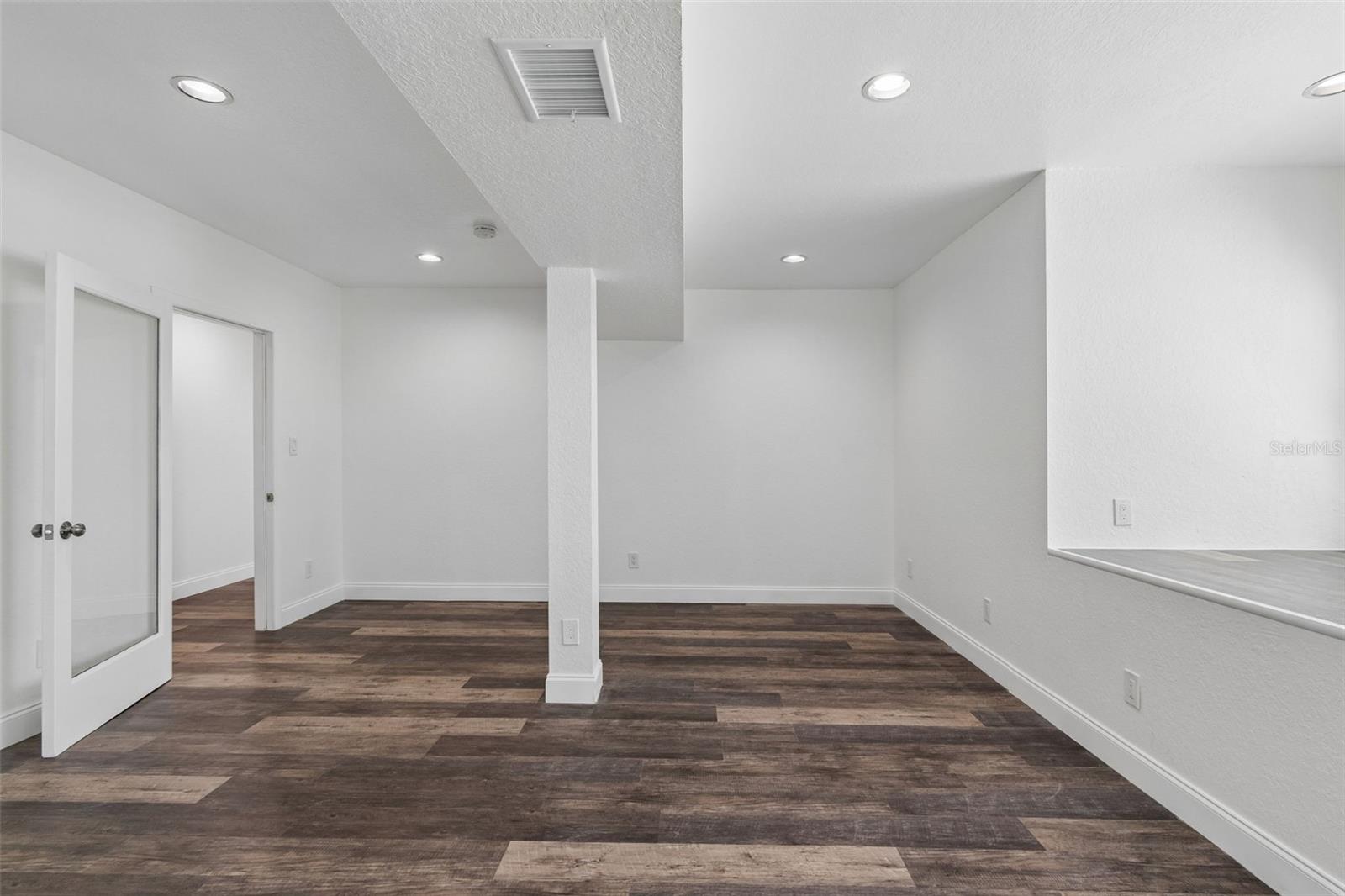 Image 36 of 44 For 6536 Lincoln Way N