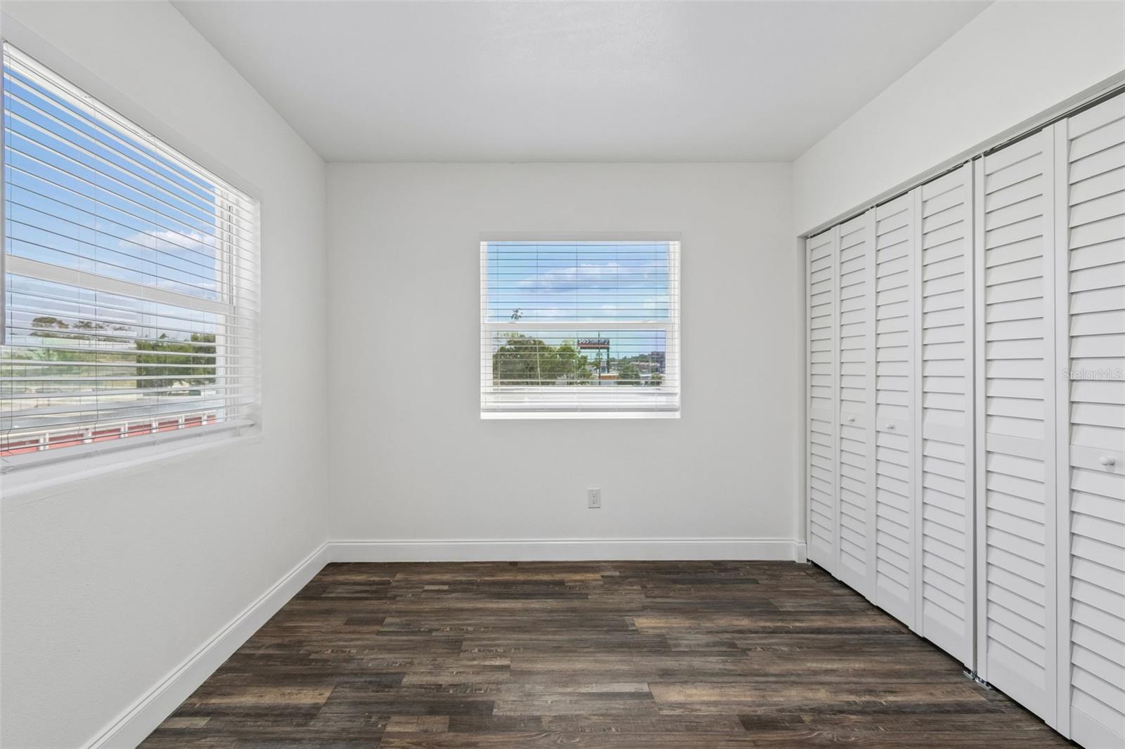 Image 37 of 44 For 6536 Lincoln Way N