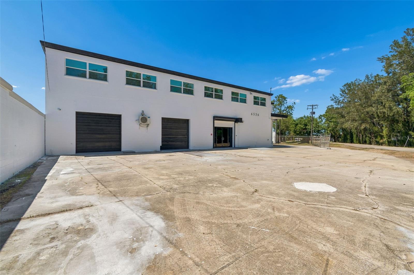 Image 4 of 44 For 6536 Lincoln Way N