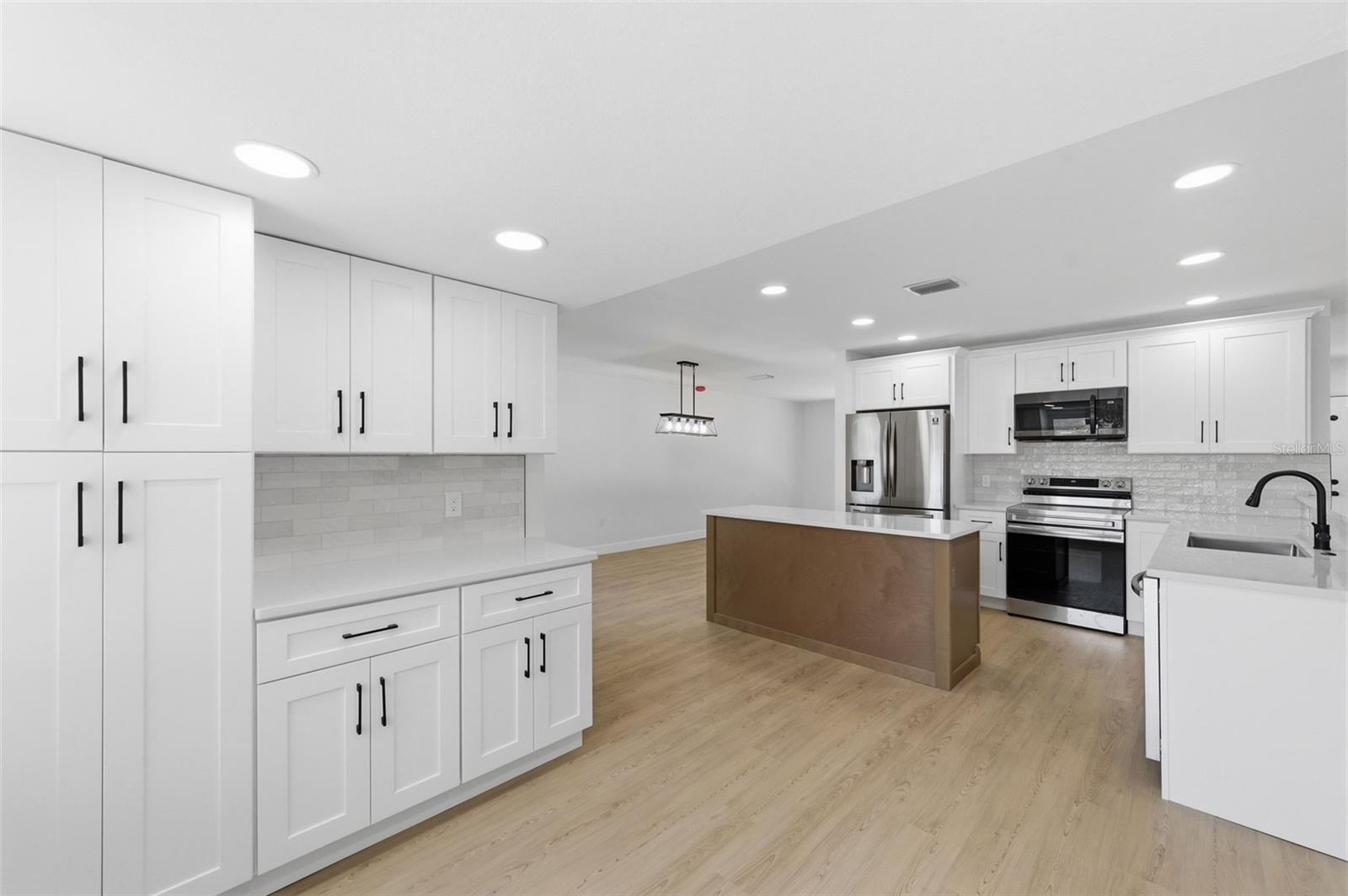 Image 10 of 74 For 11180 113th Avenue