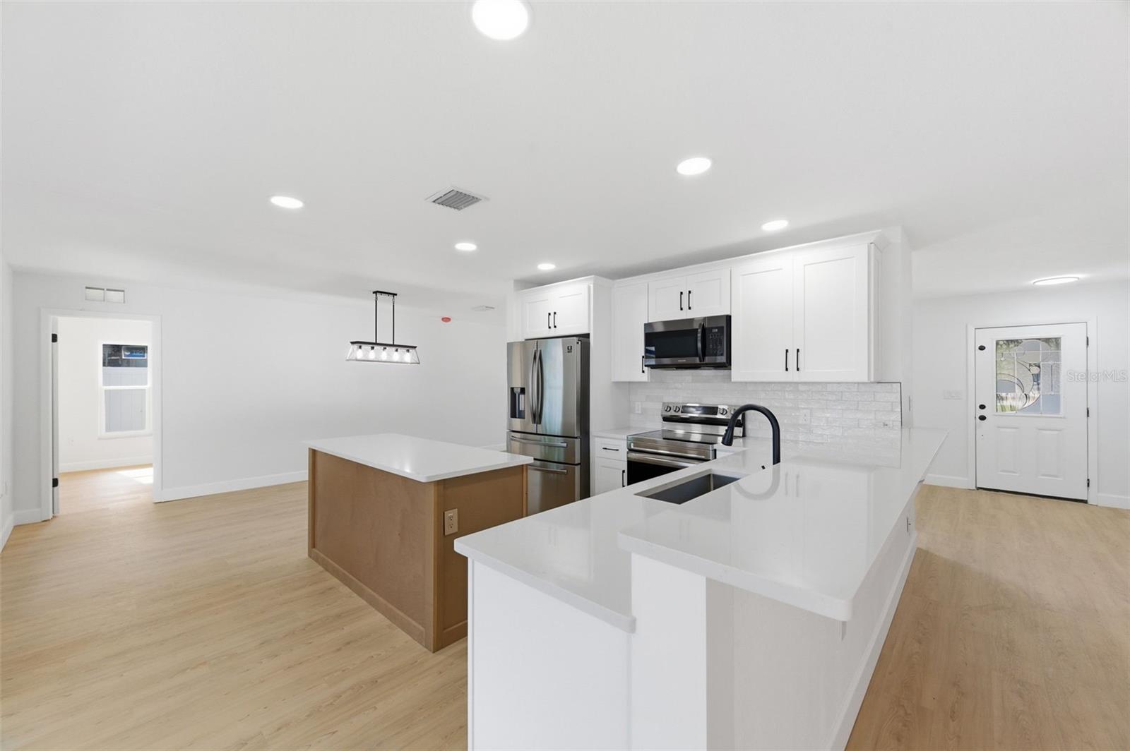 Image 12 of 74 For 11180 113th Avenue