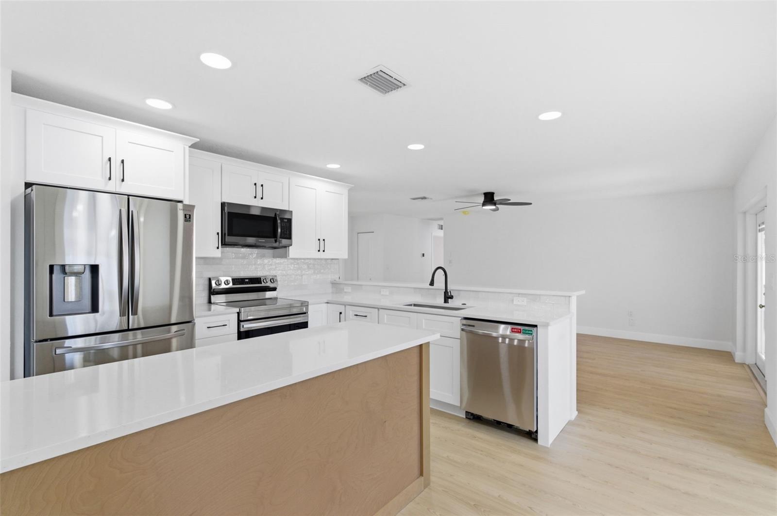 Image 13 of 74 For 11180 113th Avenue