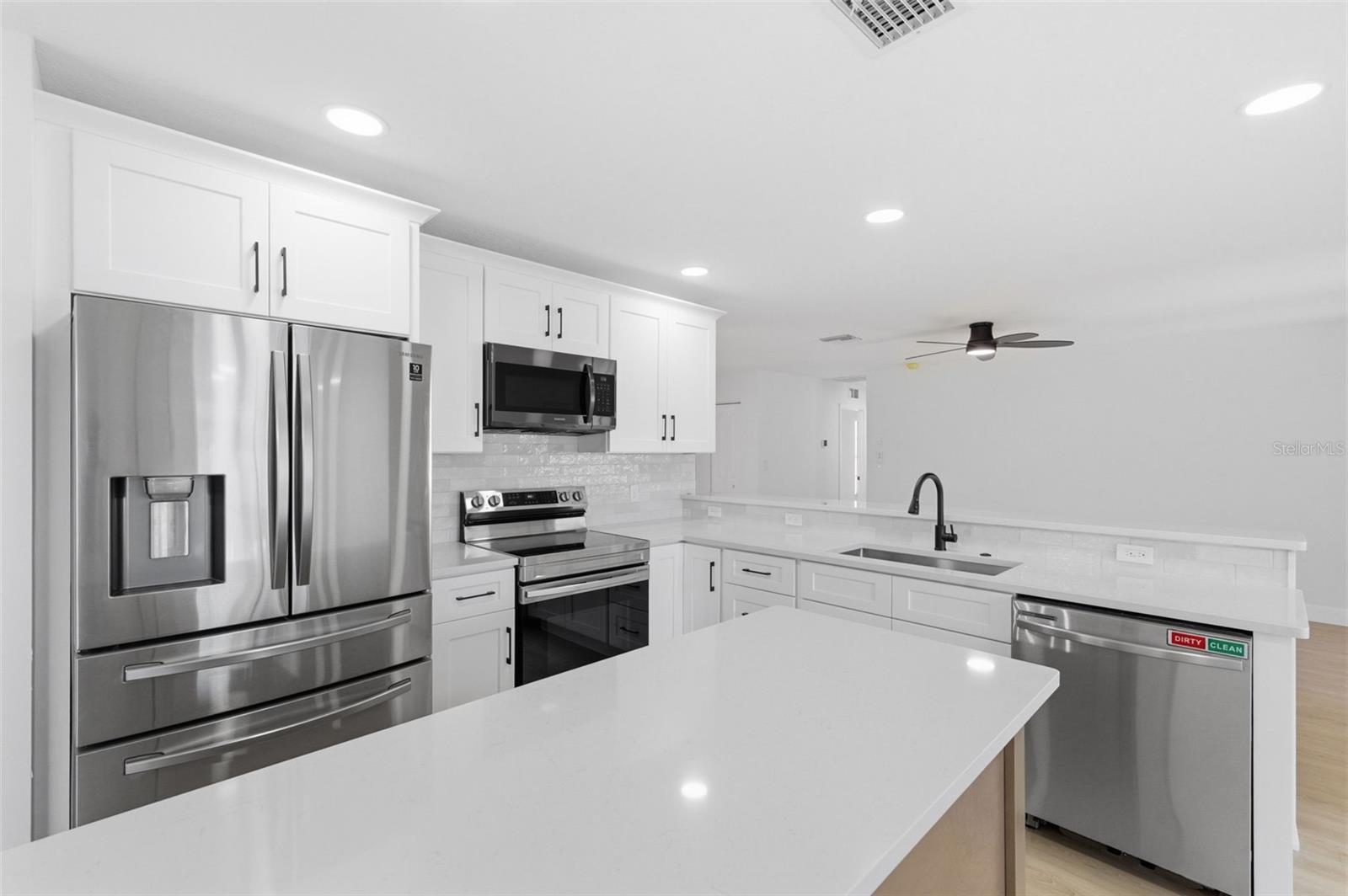 Image 14 of 74 For 11180 113th Avenue