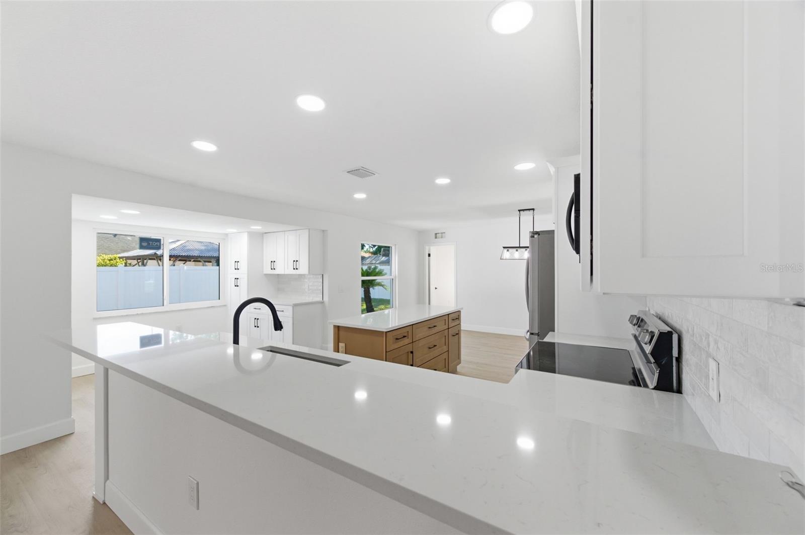 Image 16 of 74 For 11180 113th Avenue