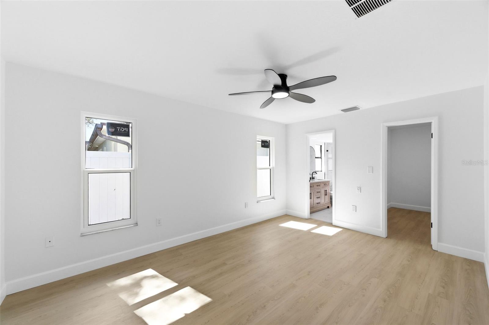 Image 18 of 74 For 11180 113th Avenue