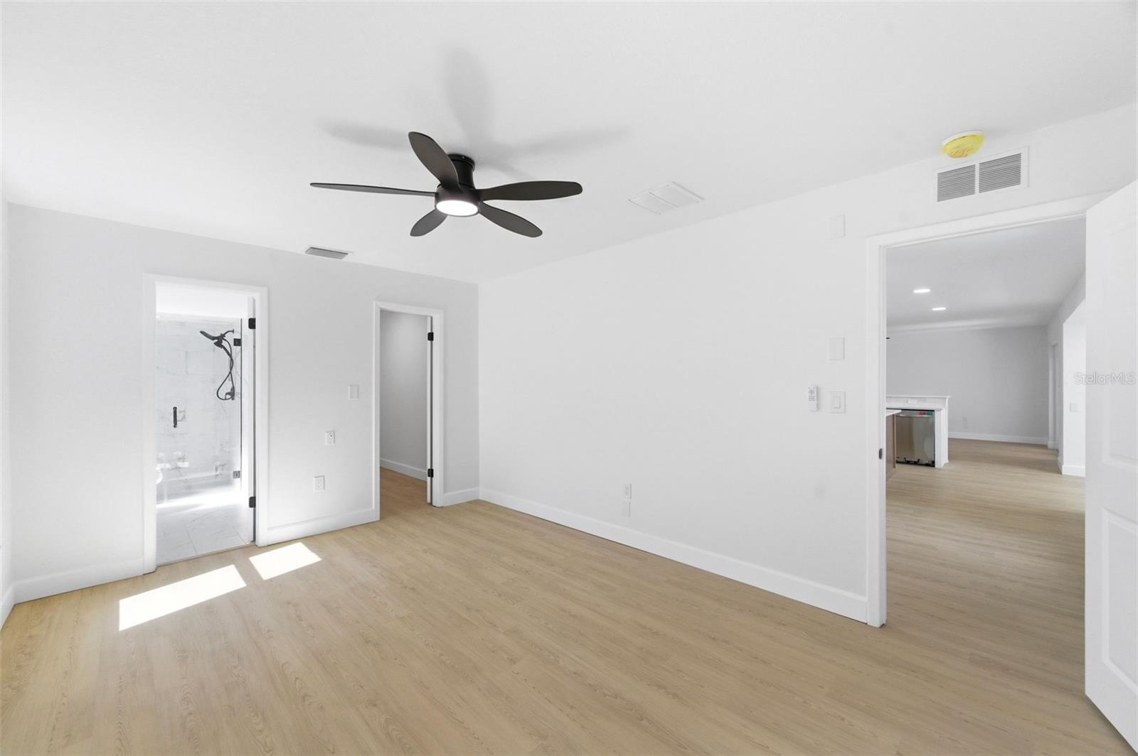 Image 24 of 74 For 11180 113th Avenue