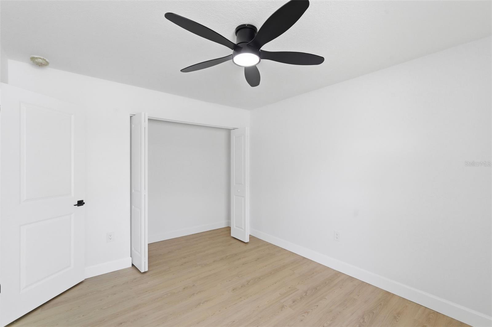 Image 26 of 74 For 11180 113th Avenue