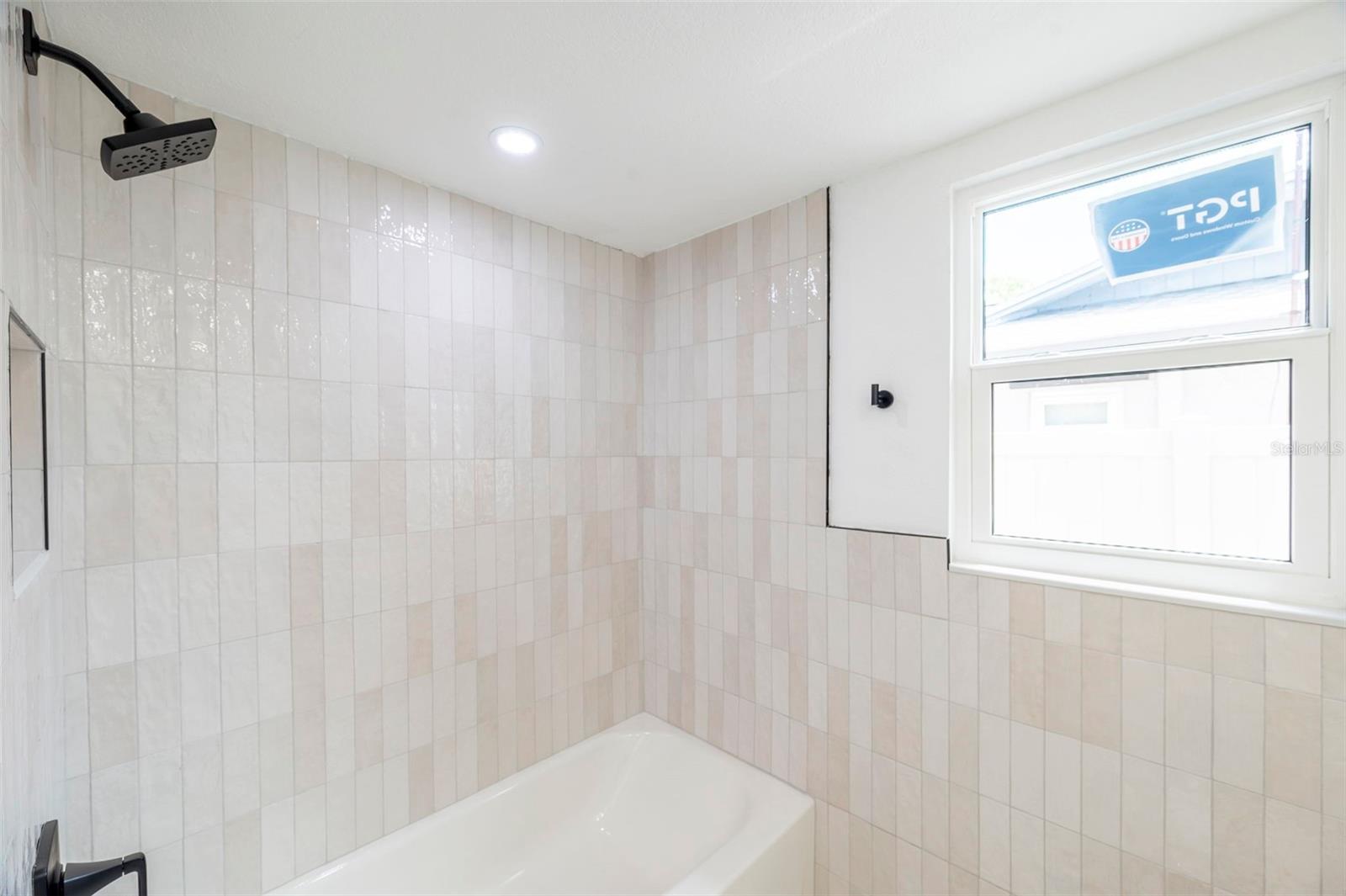 Image 33 of 74 For 11180 113th Avenue