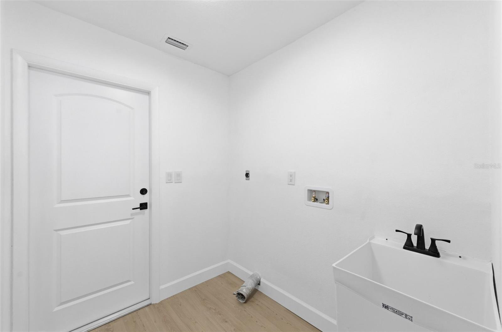 Image 39 of 74 For 11180 113th Avenue