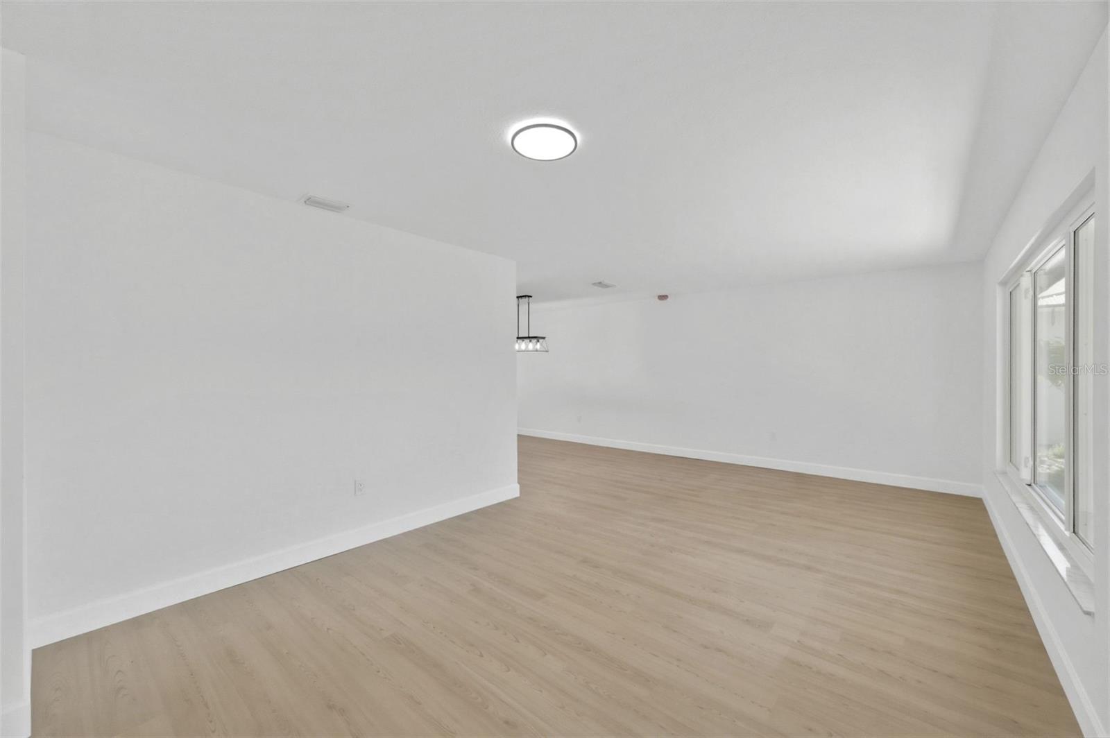 Image 40 of 74 For 11180 113th Avenue