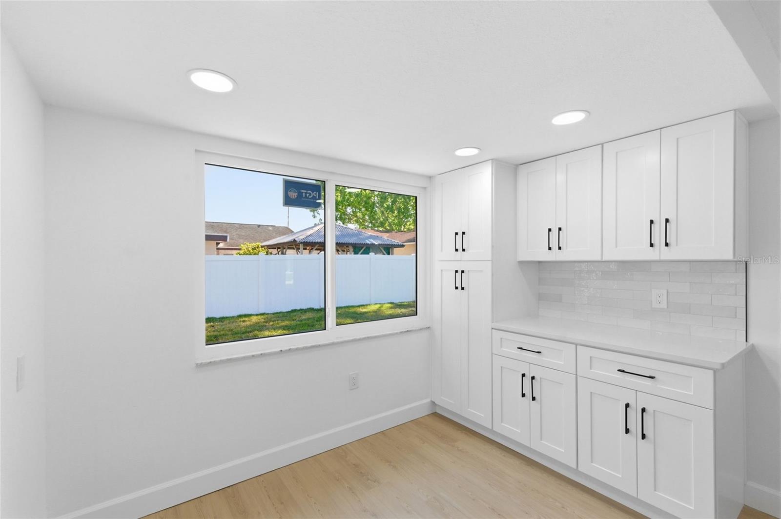 Image 42 of 74 For 11180 113th Avenue