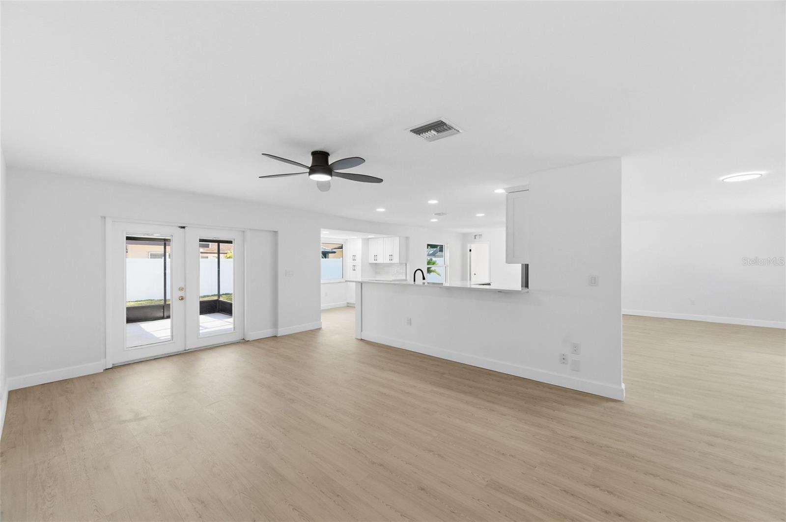 Image 46 of 74 For 11180 113th Avenue