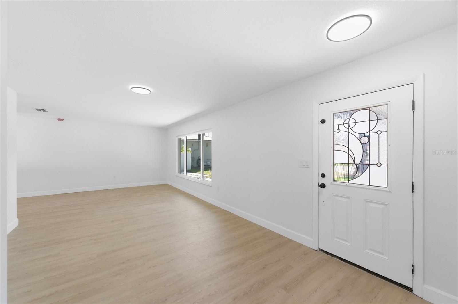 Image 6 of 74 For 11180 113th Avenue