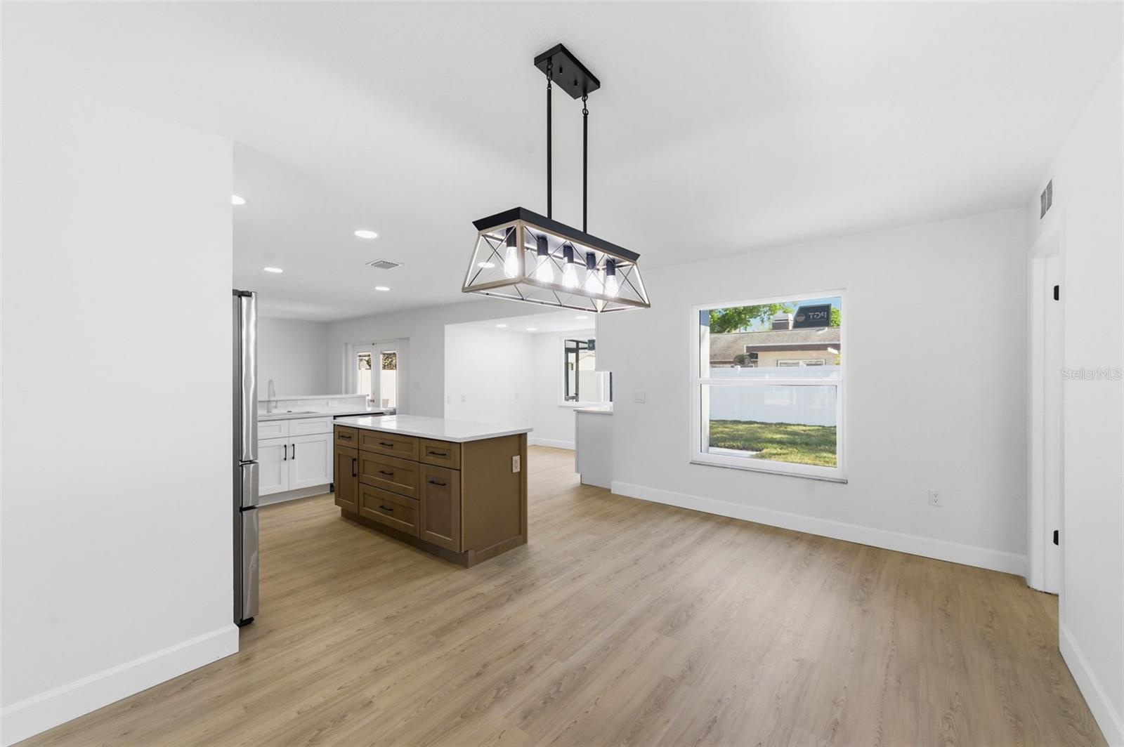 Image 8 of 74 For 11180 113th Avenue