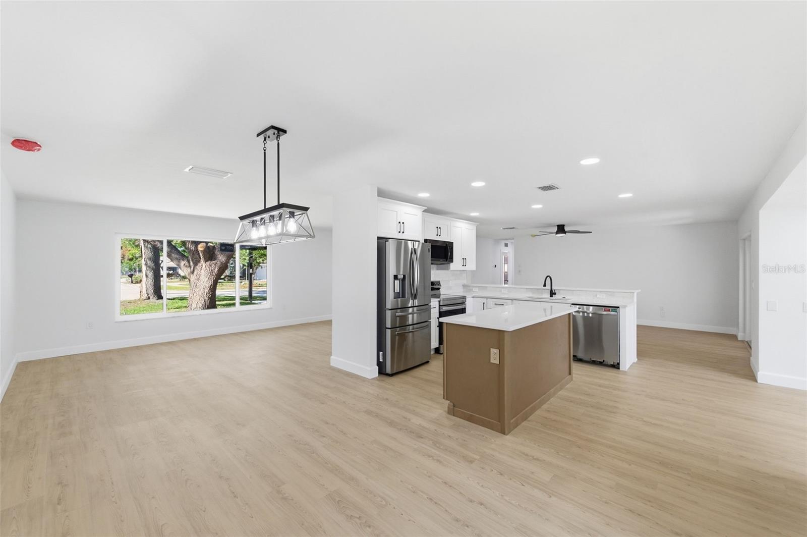 Image 9 of 74 For 11180 113th Avenue