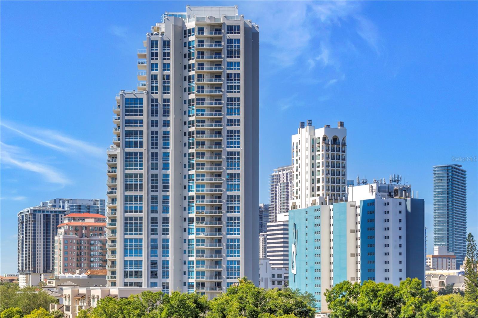 Image 12 of 52 For 700 Beach Drive Ne 708