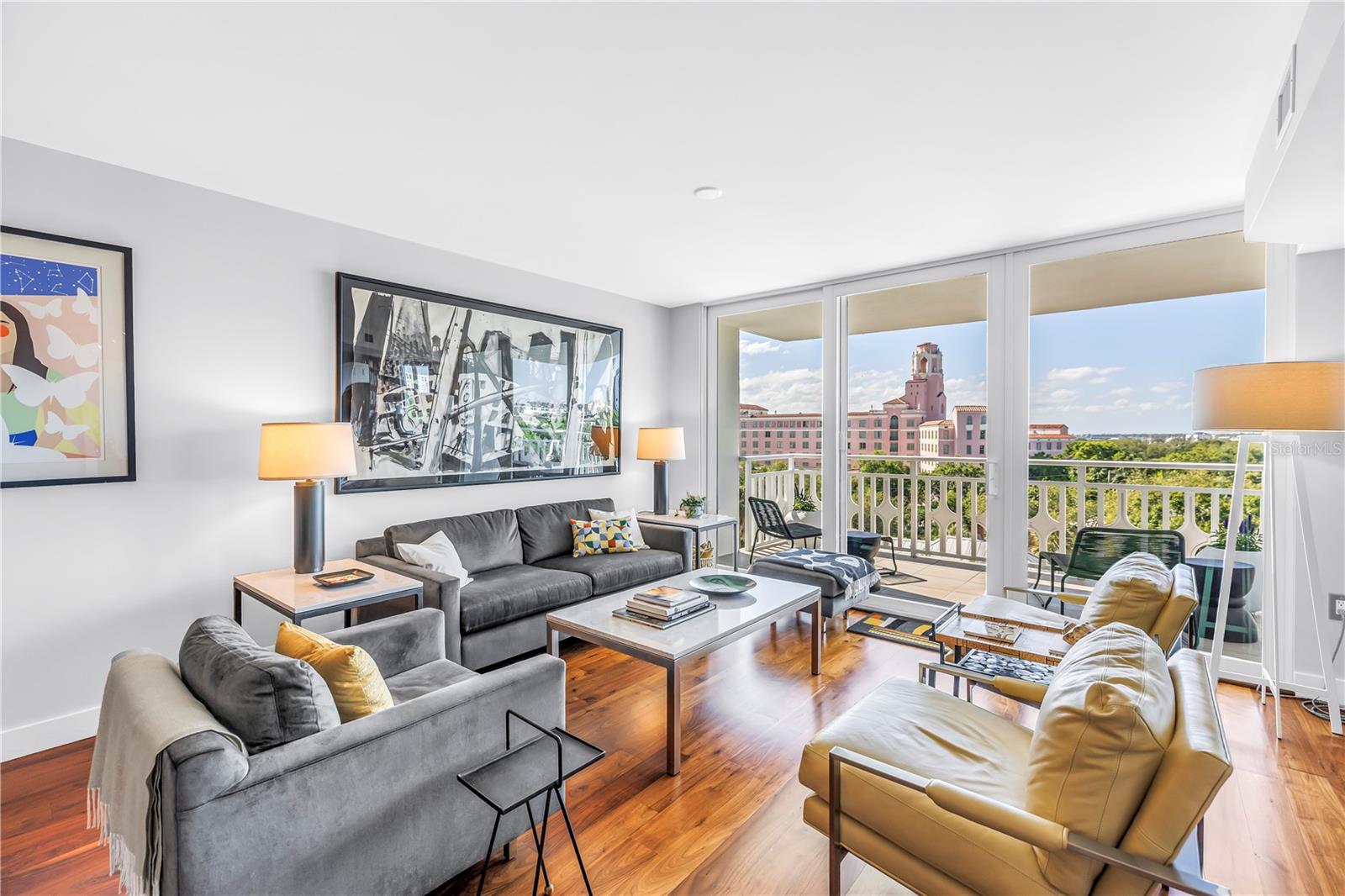 Image 5 of 52 For 700 Beach Drive Ne 708