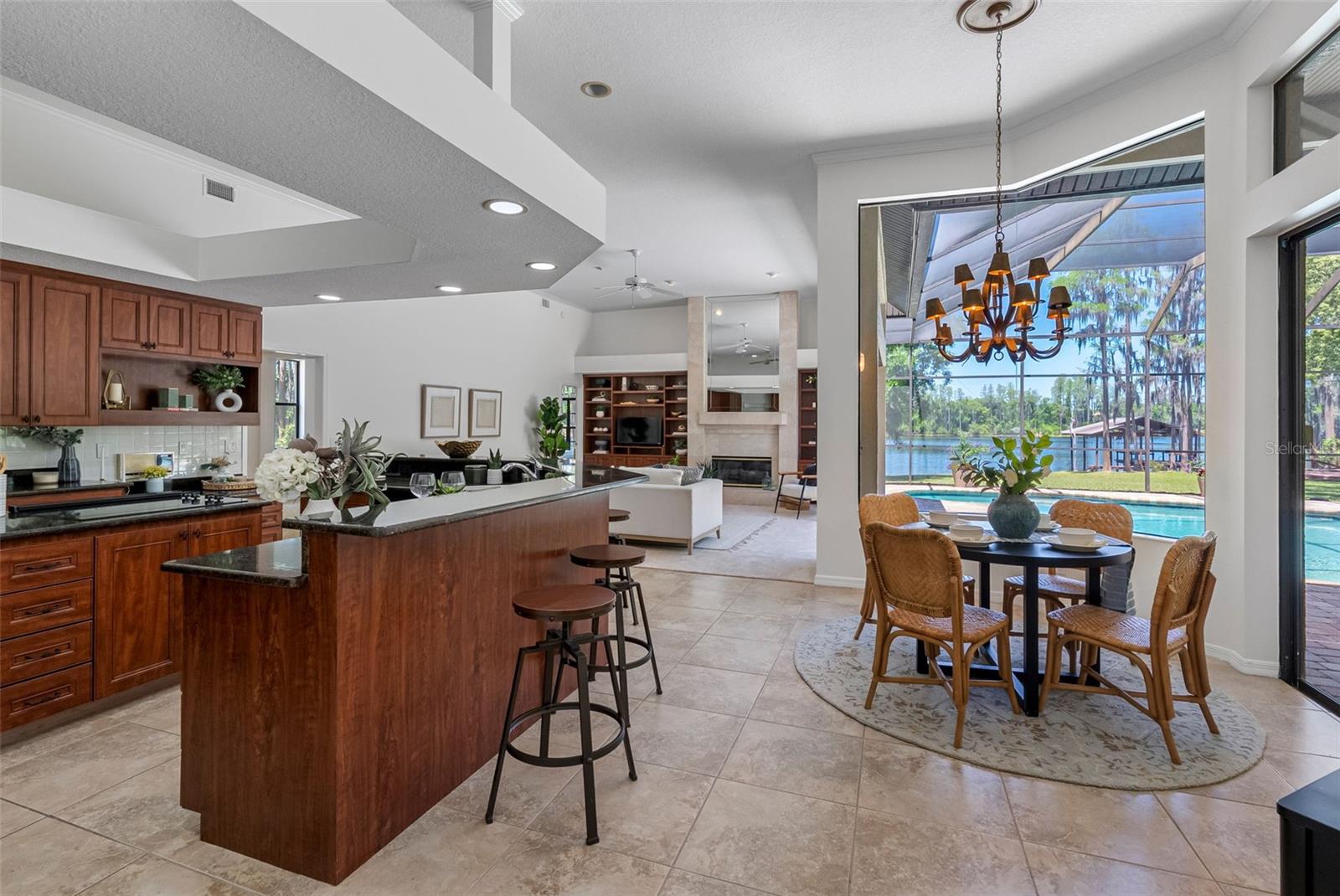 Image 22 of 67 For 304 Lake Kell Court