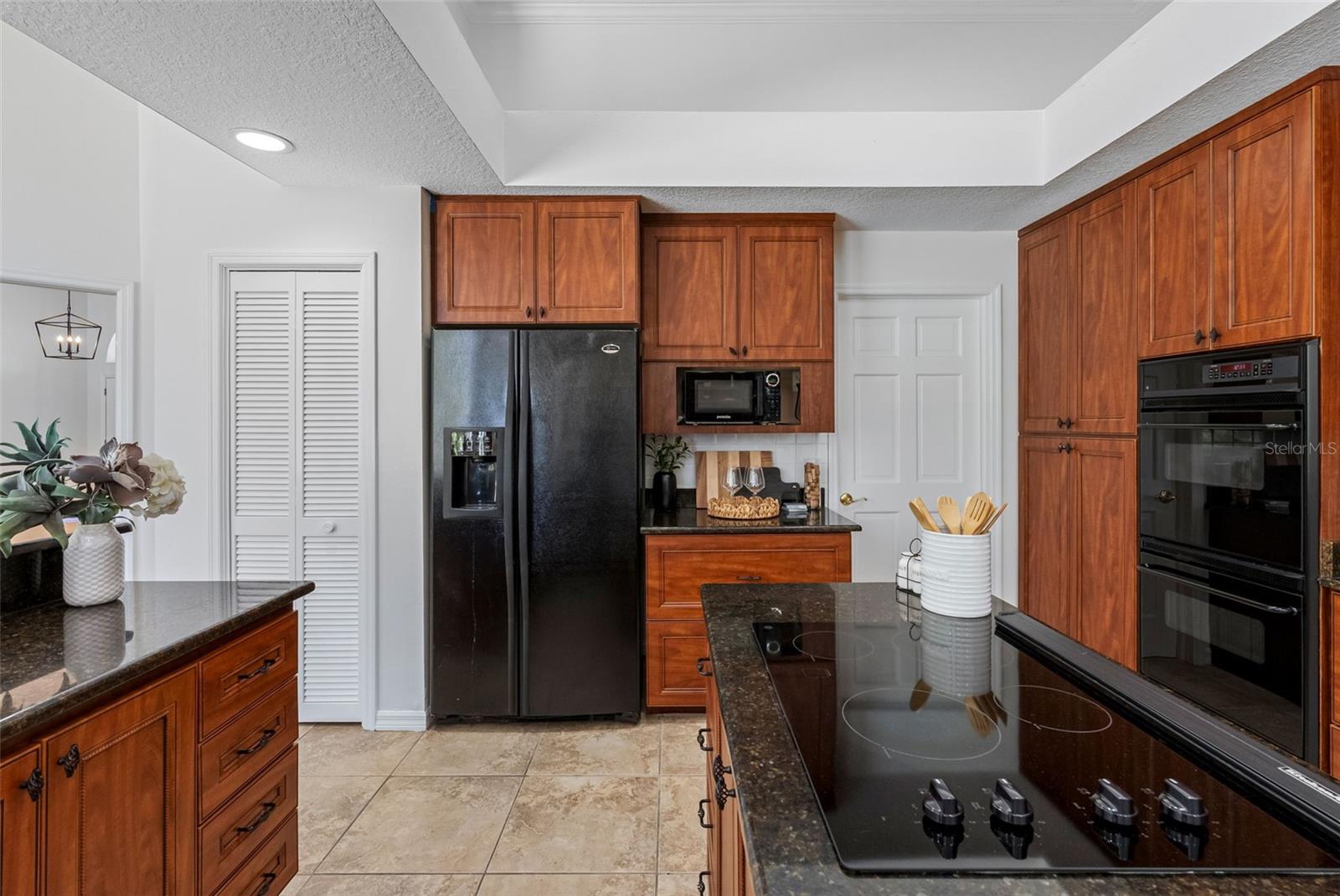 Image 25 of 67 For 304 Lake Kell Court