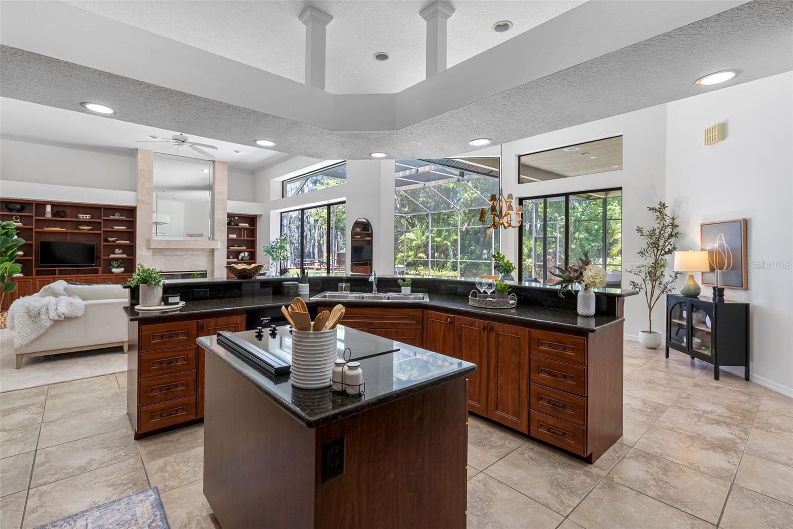 Image 28 of 67 For 304 Lake Kell Court