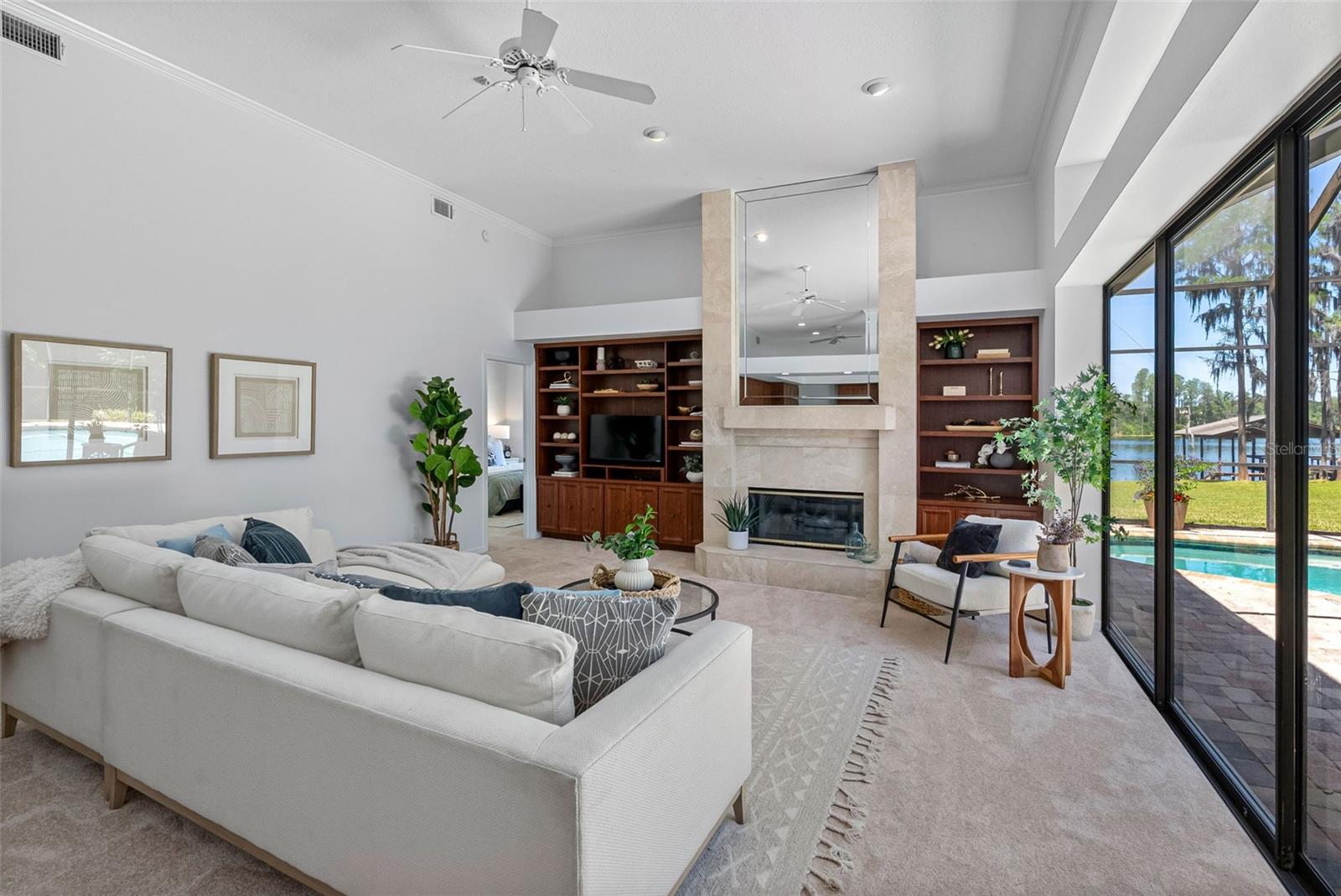 Image 32 of 67 For 304 Lake Kell Court