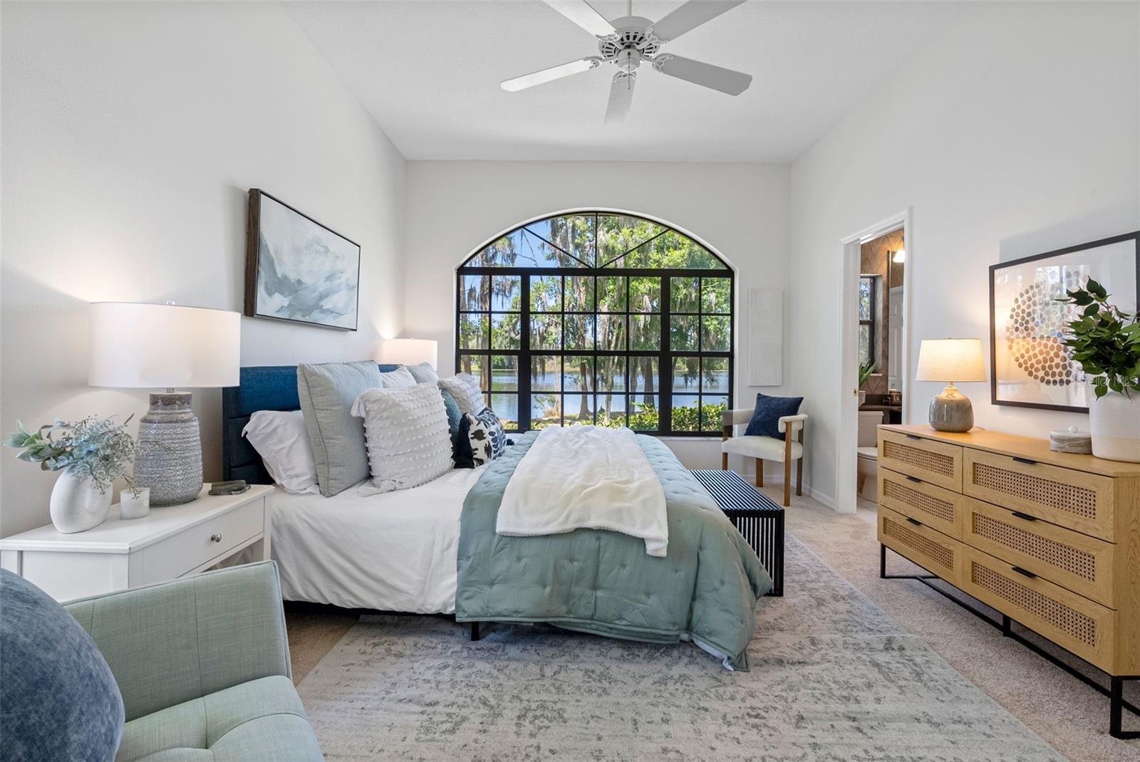 Image 35 of 67 For 304 Lake Kell Court