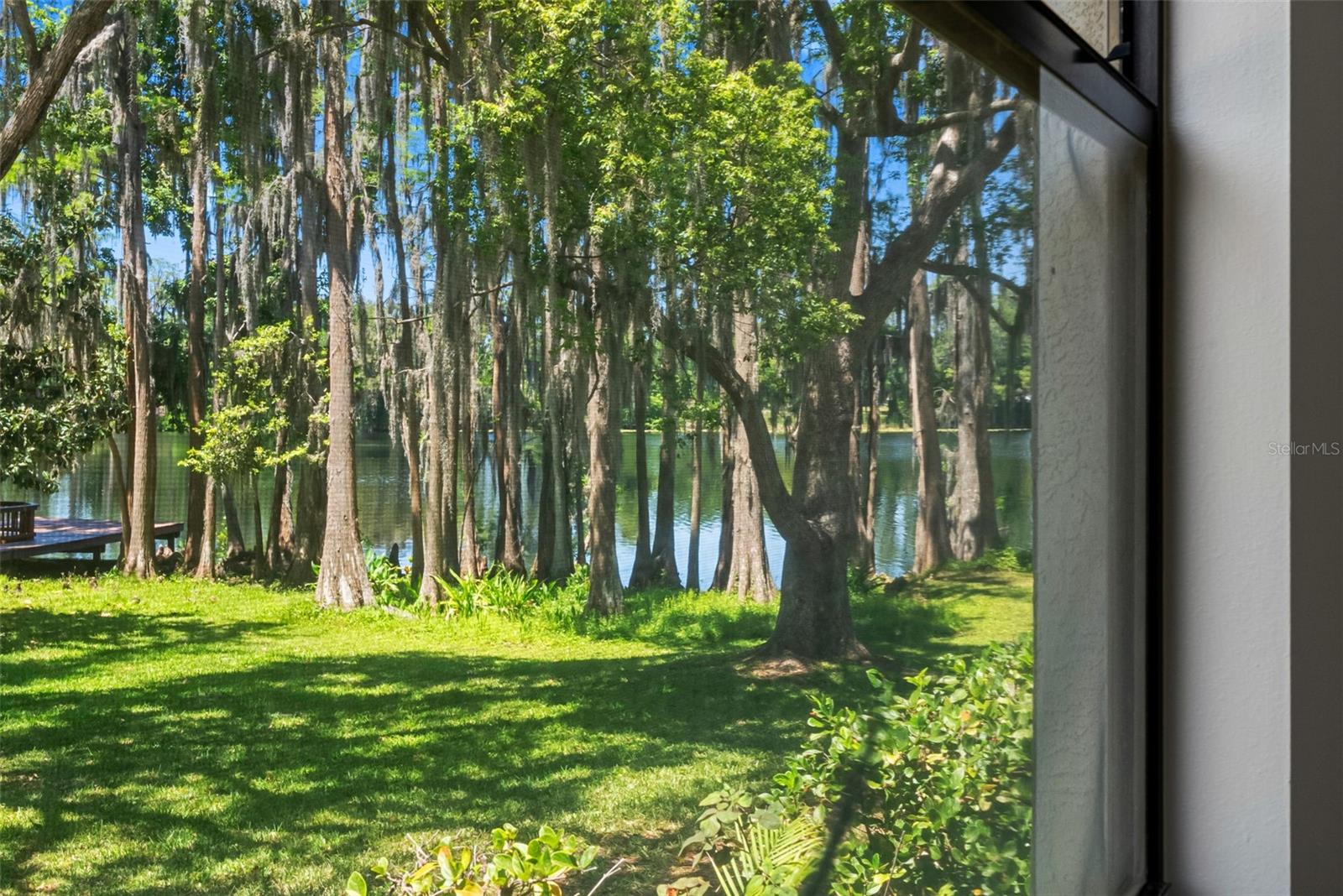 Image 36 of 67 For 304 Lake Kell Court