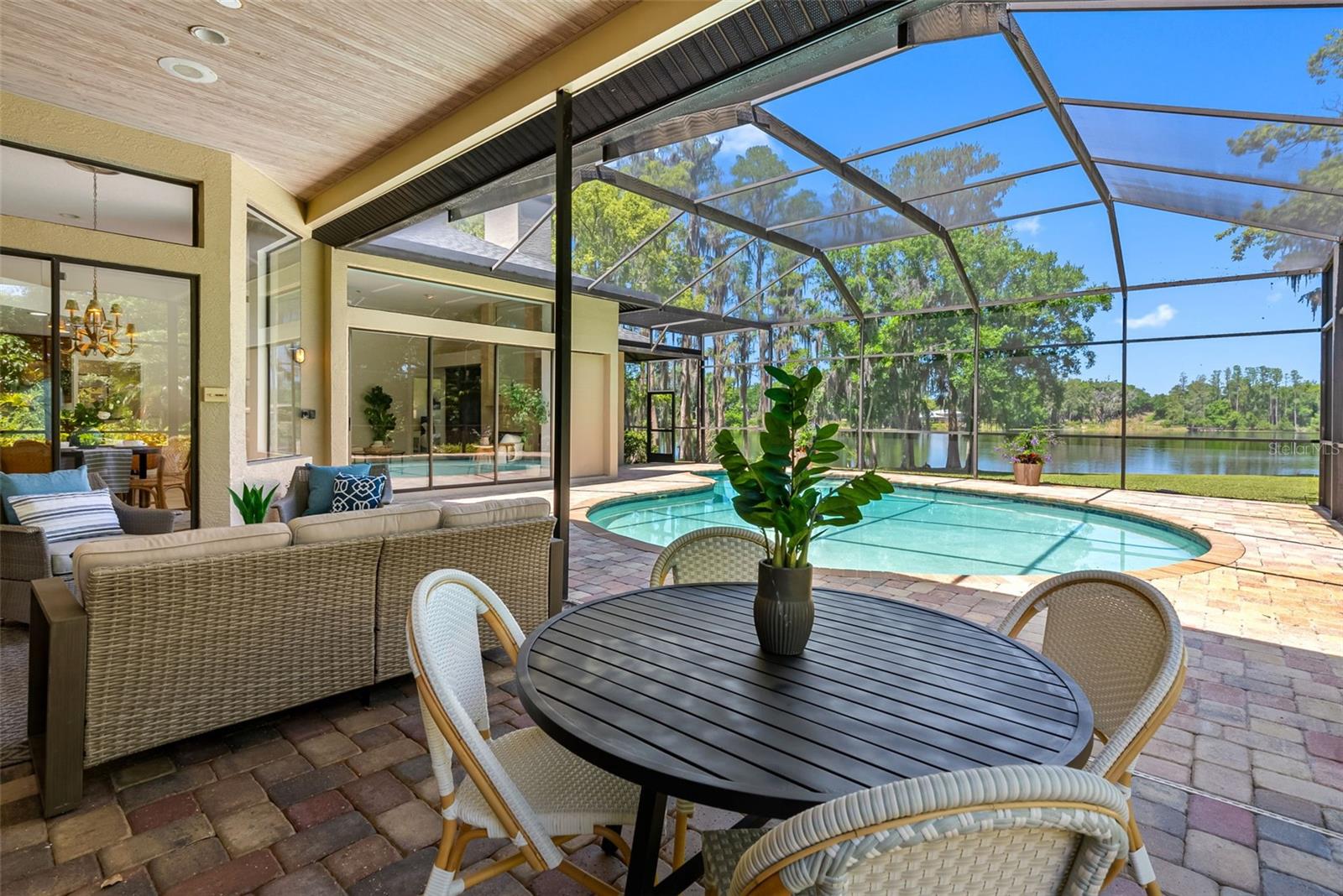 Image 48 of 67 For 304 Lake Kell Court