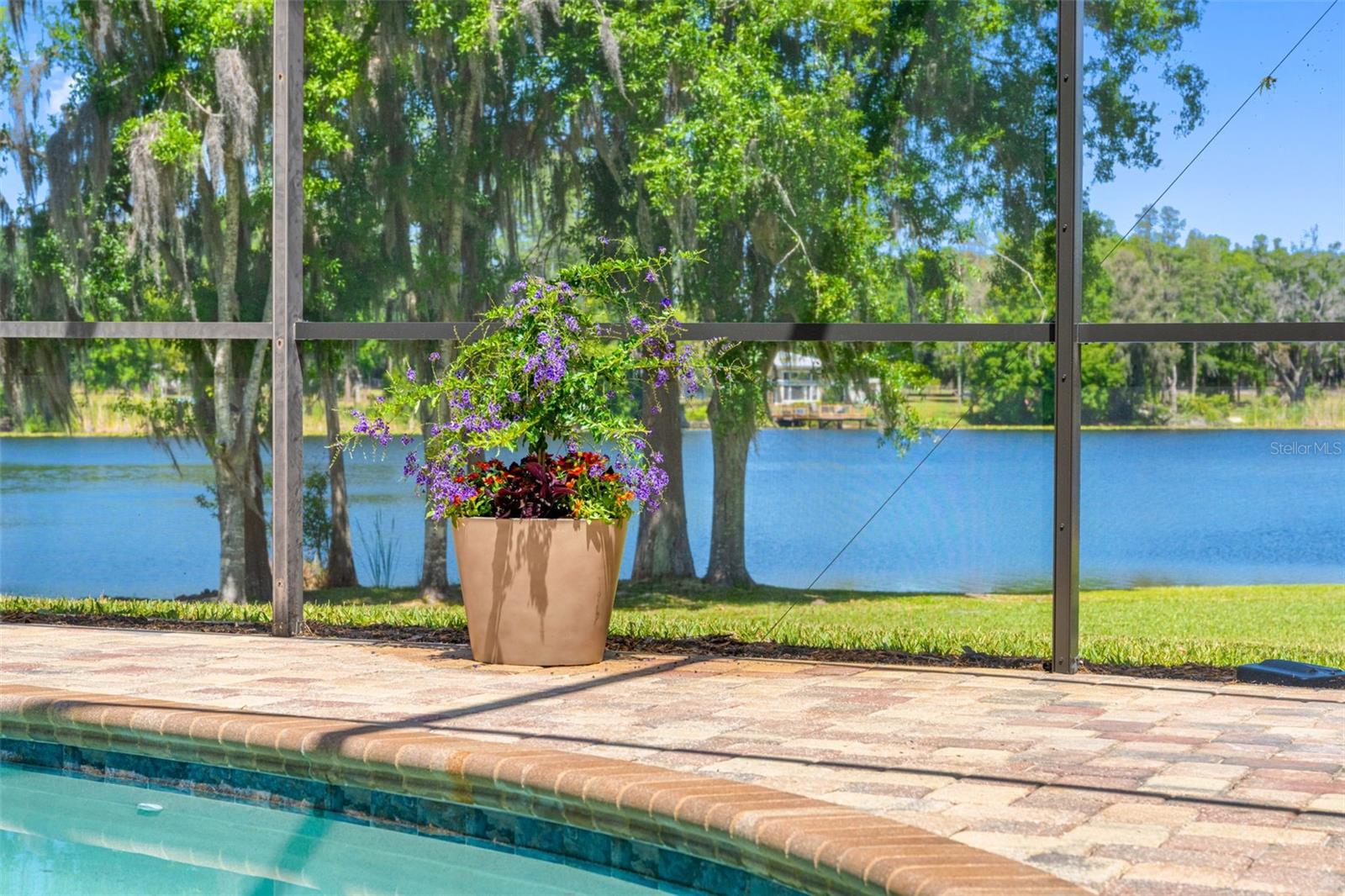 Image 50 of 67 For 304 Lake Kell Court