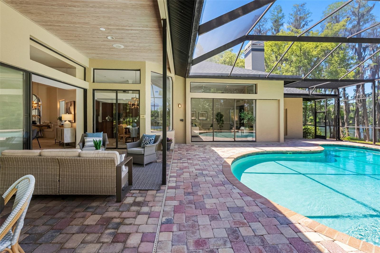 Image 52 of 67 For 304 Lake Kell Court