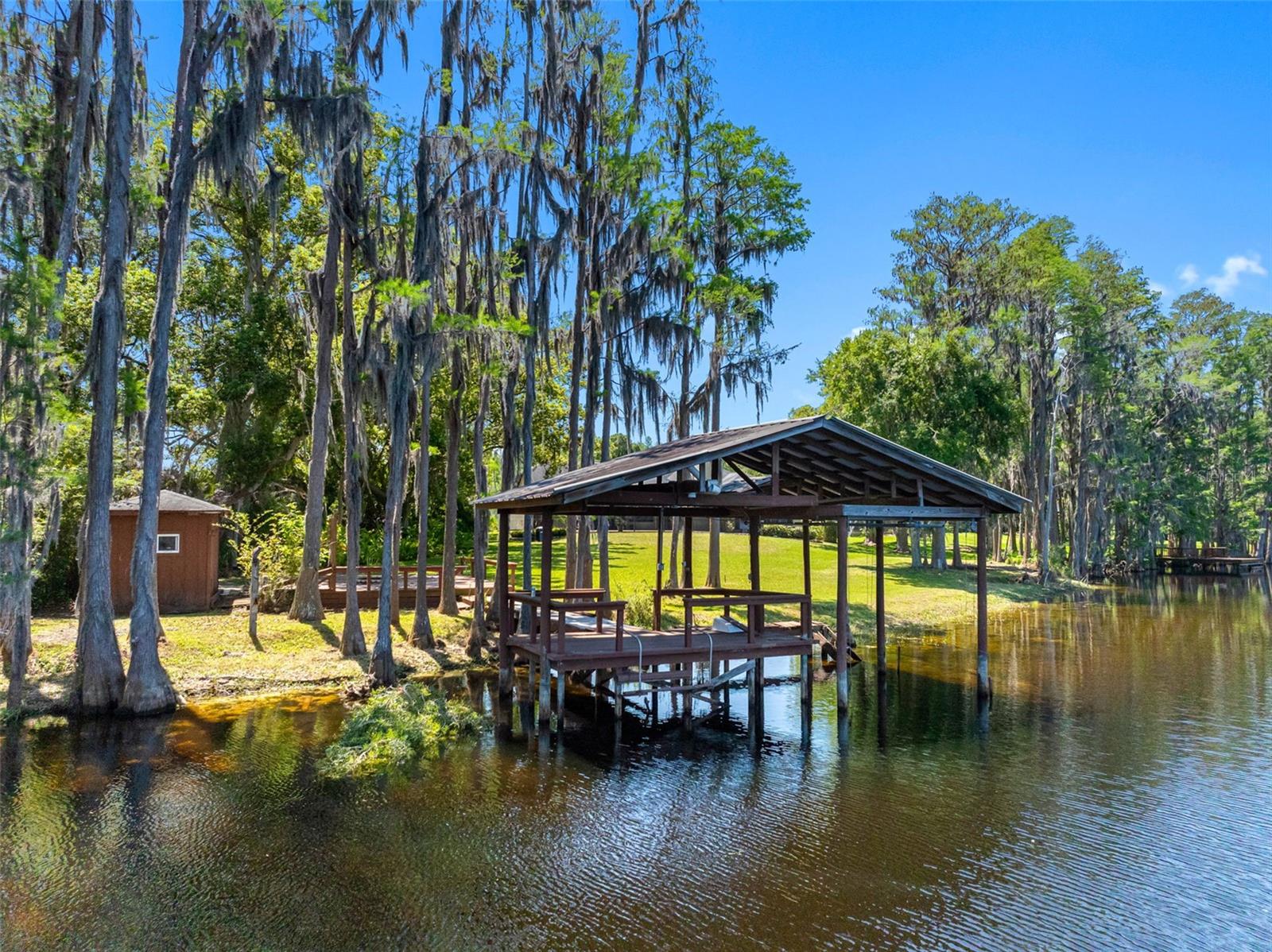 Image 57 of 67 For 304 Lake Kell Court