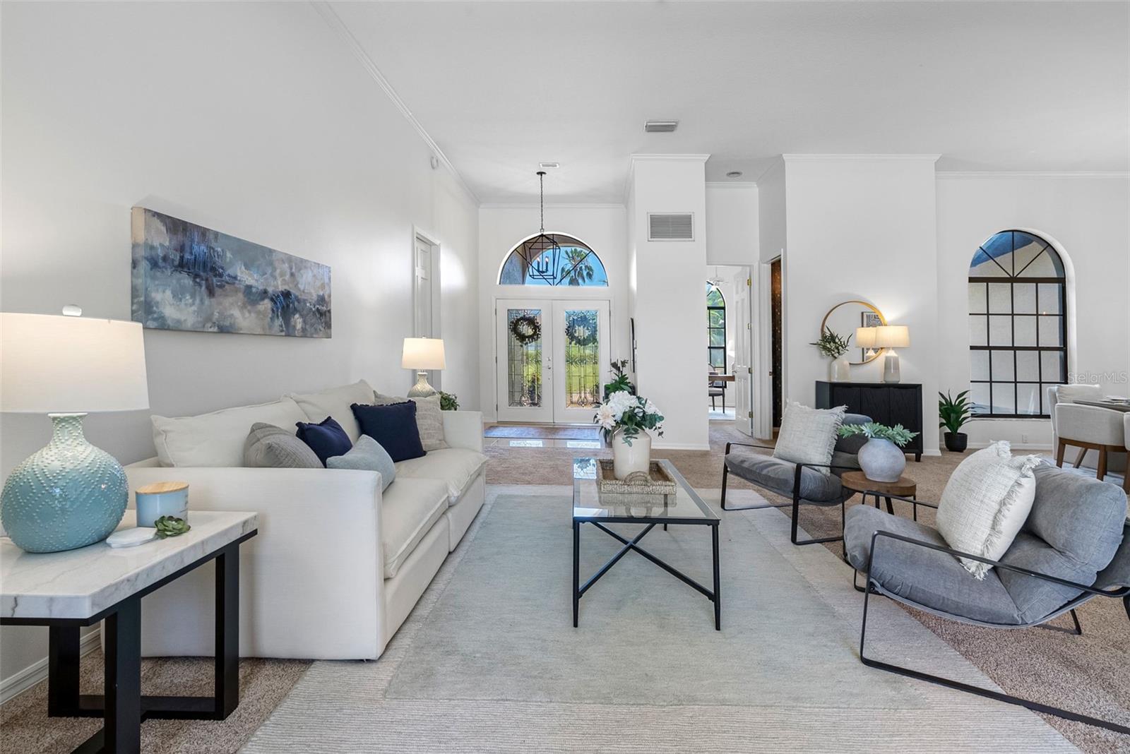 Image 7 of 67 For 304 Lake Kell Court