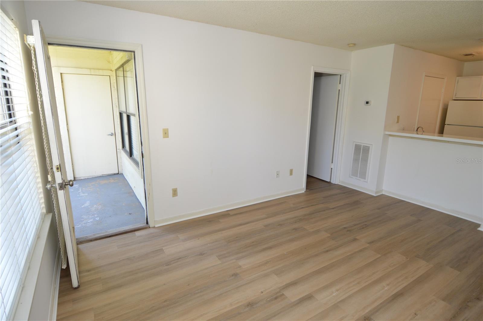 Image 20 of 84 For 11901 4th Street N 11105