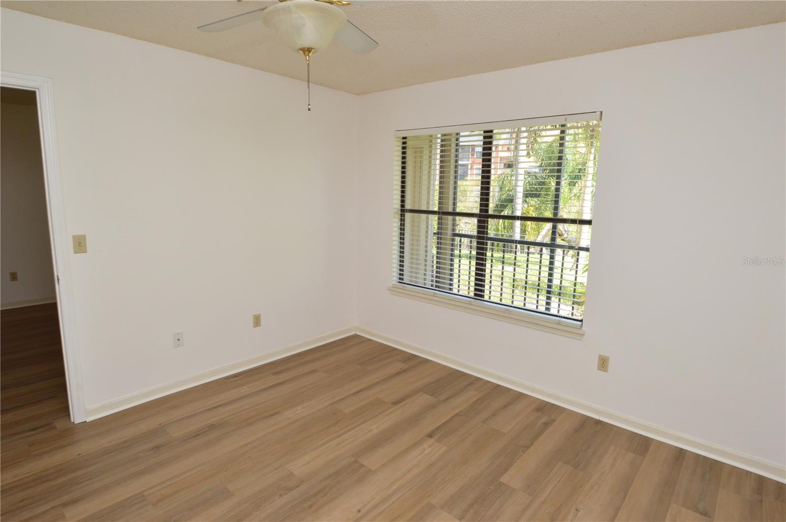 Image 24 of 84 For 11901 4th Street N 11105