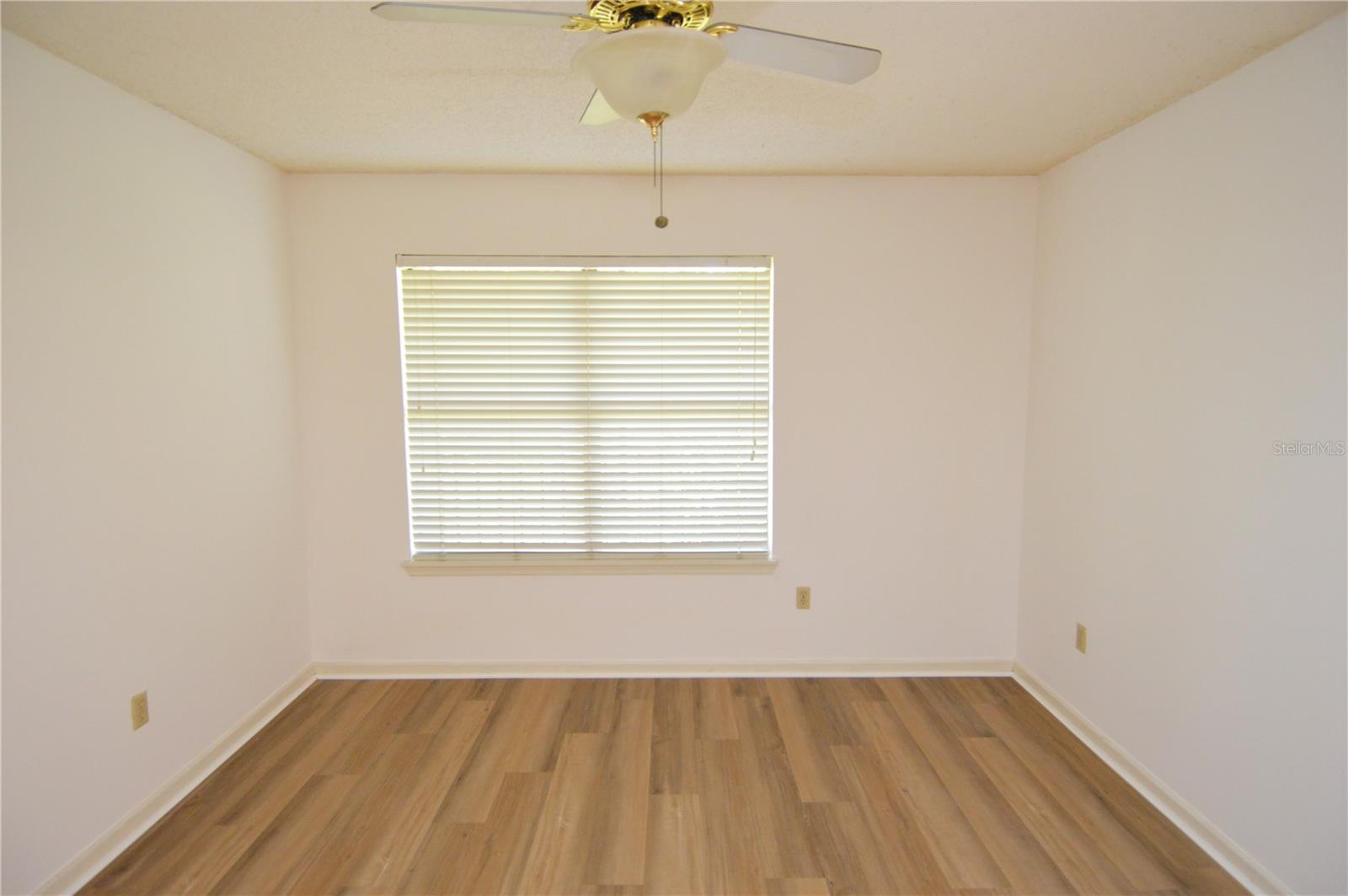 Image 25 of 84 For 11901 4th Street N 11105