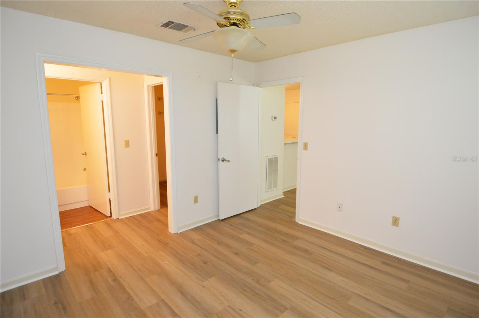 Image 39 of 84 For 11901 4th Street N 11105